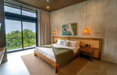 PROPERTY WITH EIGHT BEDROOMS AND POOL, NEAR TO THE BEACH, IN MANUEL ANTONIO – 0.42 ACRES