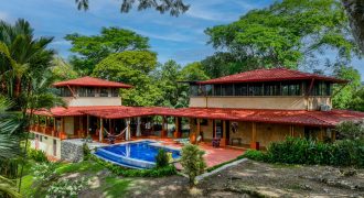 PROPERTY WITH FOUR BEDROOMS AND PARTIAL OCEAN VIEWS, IN JARDINES DEL MORETE UVITA – 2.2 ACRES