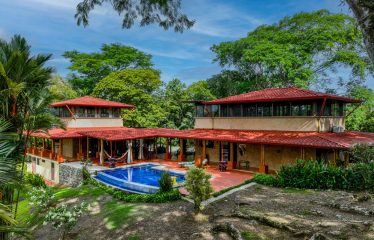 PROPERTY WITH FOUR BEDROOMS AND PARTIAL OCEAN VIEWS, IN JARDINES DEL MORETE UVITA – 2.2 ACRES