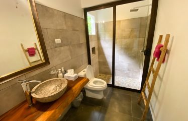 PROPERTY WITH MAIN RESIDENCE AND INDEPENDENT LODGE, IN TRES RÍOS DE OJOCHAL – 3.12 ACRES