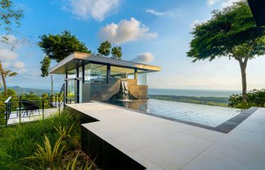 LUXURY CONTEMPORARY RESIDENCE WITH PANORAMIC OCEAN VIEWS MANUEL ANTONIO – 1.10 ACRES