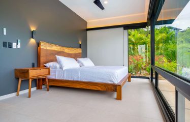 LUXURY CONTEMPORARY RESIDENCE WITH PANORAMIC OCEAN VIEWS MANUEL ANTONIO – 1.10 ACRES