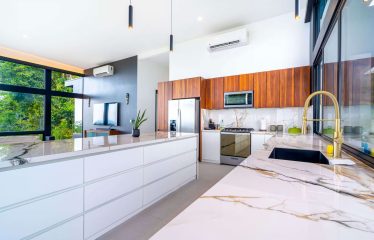 LUXURY CONTEMPORARY RESIDENCE WITH PANORAMIC OCEAN VIEWS MANUEL ANTONIO – 1.10 ACRES