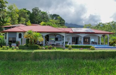 PROPERTY WITH THREE BEDROOMS AND FRONT OCEAN VIEWS, IN OJOCHAL – 0.63 ACRES