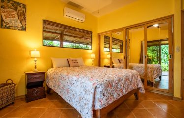 PROPERTY WITH FOUR BEDROOMS AND PARTIAL OCEAN VIEWS, IN JARDINES DEL MORETE UVITA – 2.2 ACRES