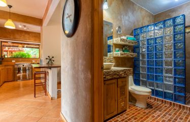 PROPERTY WITH FOUR BEDROOMS AND PARTIAL OCEAN VIEWS, IN JARDINES DEL MORETE UVITA – 2.2 ACRES