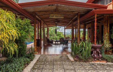 PROPERTY WITH FOUR BEDROOMS AND PARTIAL OCEAN VIEWS, IN JARDINES DEL MORETE UVITA – 2.2 ACRES