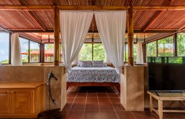 PROPERTY WITH FOUR BEDROOMS AND PARTIAL OCEAN VIEWS, IN JARDINES DEL MORETE UVITA – 2.2 ACRES
