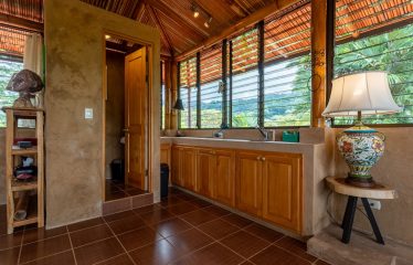 PROPERTY WITH FOUR BEDROOMS AND PARTIAL OCEAN VIEWS, IN JARDINES DEL MORETE UVITA – 2.2 ACRES