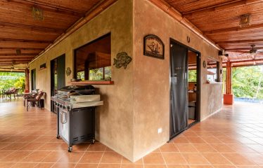 PROPERTY WITH FOUR BEDROOMS AND PARTIAL OCEAN VIEWS, IN JARDINES DEL MORETE UVITA – 2.2 ACRES
