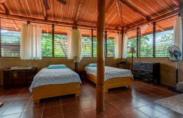 PROPERTY WITH FOUR BEDROOMS AND PARTIAL OCEAN VIEWS, IN JARDINES DEL MORETE UVITA – 2.2 ACRES