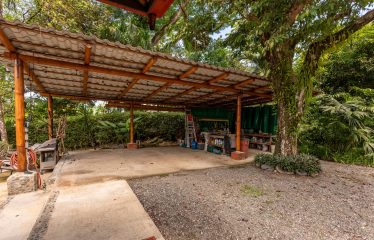 PROPERTY WITH FOUR BEDROOMS AND PARTIAL OCEAN VIEWS, IN JARDINES DEL MORETE UVITA – 2.2 ACRES