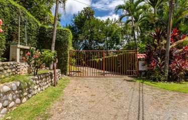 PROPERTY WITH FOUR BEDROOMS AND PARTIAL OCEAN VIEWS, IN JARDINES DEL MORETE UVITA – 2.2 ACRES