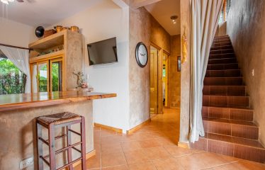 PROPERTY WITH FOUR BEDROOMS AND PARTIAL OCEAN VIEWS, IN JARDINES DEL MORETE UVITA – 2.2 ACRES