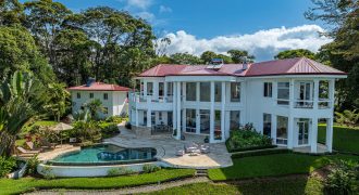 LUXURY ESTATE WITH PANORAMIC OCEAN VIEWS IN LAGUNAS, DOMINICAL – 16 ACRES