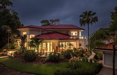 LUXURY ESTATE WITH PANORAMIC OCEAN VIEWS IN LAGUNAS, DOMINICAL – 16 ACRES