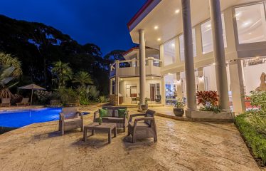 LUXURY ESTATE WITH PANORAMIC OCEAN VIEWS IN LAGUNAS, DOMINICAL – 16 ACRES