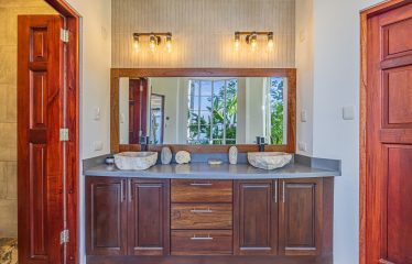 LUXURY ESTATE WITH PANORAMIC OCEAN VIEWS IN LAGUNAS, DOMINICAL – 16 ACRES