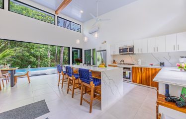 CASA BALLENA PERL PROPERTY WITH THREE BEDROOMS NEAR TO THE TOWN, IN PLAYA HERMOSA – 0.75 ACRES