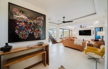LUXURY PROPERTY WITH EIGHT BEDROOMS NEAR TO THE QUEPOS CENTER – 0.45 ACRES