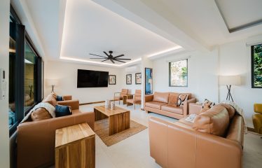 LUXURY PROPERTY WITH EIGHT BEDROOMS NEAR TO THE QUEPOS CENTER – 0.45 ACRES