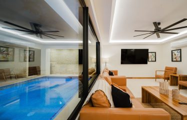 LUXURY PROPERTY WITH EIGHT BEDROOMS NEAR TO THE QUEPOS CENTER – 0.45 ACRES