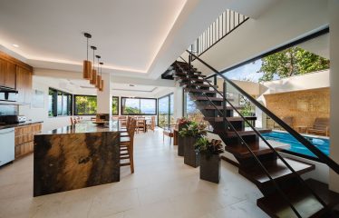 LUXURY PROPERTY WITH EIGHT BEDROOMS NEAR TO THE QUEPOS CENTER – 0.45 ACRES