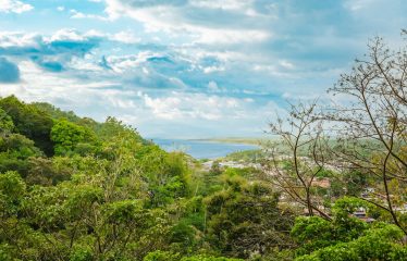 LUXURY PROPERTY WITH EIGHT BEDROOMS NEAR TO THE QUEPOS CENTER – 0.45 ACRES