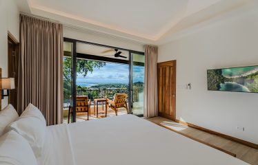 LUXURY PROPERTY WITH EIGHT BEDROOMS NEAR TO THE QUEPOS CENTER – 0.45 ACRES
