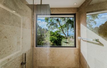 LUXURY PROPERTY WITH EIGHT BEDROOMS NEAR TO THE QUEPOS CENTER – 0.45 ACRES