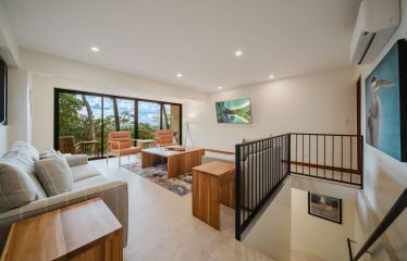 LUXURY PROPERTY WITH EIGHT BEDROOMS NEAR TO THE QUEPOS CENTER – 0.45 ACRES