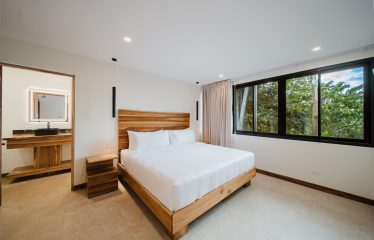 LUXURY PROPERTY WITH EIGHT BEDROOMS NEAR TO THE QUEPOS CENTER – 0.45 ACRES
