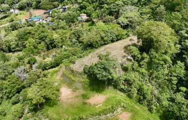 PROPERTY WITH PANORAMIC VIEWS OF THE OCEAN AND THE WHALE’S TAIL IN TERRAZAS DE UVITA.