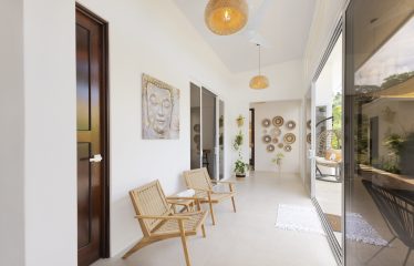 MODERN RESIDENCE WITH COMMERCIAL POTENTIAL STEPS FROM MARINO BALLENA, IN BAHIA BALLENA – 0.31 ACRES