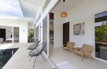 MODERN RESIDENCE WITH COMMERCIAL POTENTIAL STEPS FROM MARINO BALLENA, IN BAHIA BALLENA – 0.31 ACRES