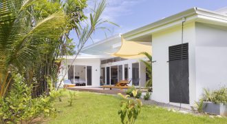 MODERN RESIDENCE WITH COMMERCIAL POTENTIAL STEPS FROM MARINO BALLENA, IN BAHIA BALLENA – 0.31 ACRES