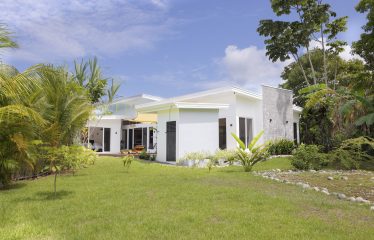 MODERN RESIDENCE WITH COMMERCIAL POTENTIAL STEPS FROM MARINO BALLENA, IN BAHIA BALLENA – 0.31 ACRES