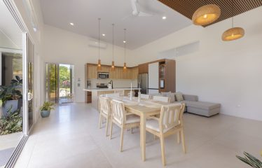 MODERN RESIDENCE WITH COMMERCIAL POTENTIAL STEPS FROM MARINO BALLENA, IN BAHIA BALLENA – 0.31 ACRES