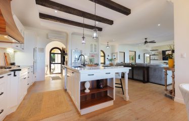 CASA ORQUIDEA – LUXURY HOME WITH OCEAN VIEWS IN GATED COMMUNITY