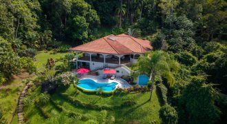 CASA ORQUIDEA – LUXURY HOME WITH OCEAN VIEWS IN GATED COMMUNITY