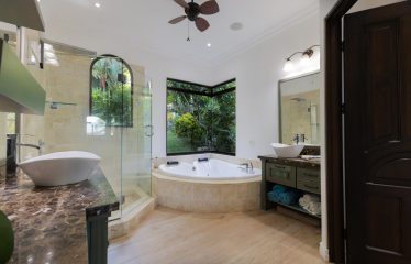 CASA ORQUIDEA – LUXURY HOME WITH OCEAN VIEWS IN GATED COMMUNITY
