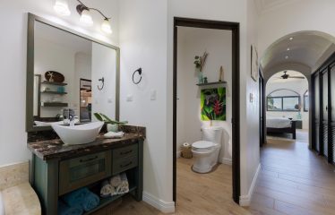 CASA ORQUIDEA – LUXURY HOME WITH OCEAN VIEWS IN GATED COMMUNITY