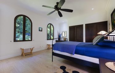 CASA ORQUIDEA – LUXURY HOME WITH OCEAN VIEWS IN GATED COMMUNITY