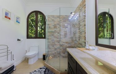 CASA ORQUIDEA – LUXURY HOME WITH OCEAN VIEWS IN GATED COMMUNITY