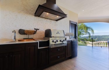 CASA ORQUIDEA – LUXURY HOME WITH OCEAN VIEWS IN GATED COMMUNITY