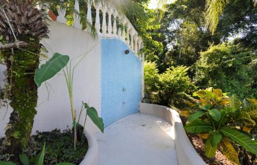 CASA ORQUIDEA – LUXURY HOME WITH OCEAN VIEWS IN GATED COMMUNITY