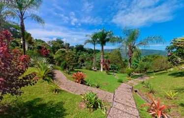 CASA ORQUIDEA – LUXURY HOME WITH OCEAN VIEWS IN GATED COMMUNITY