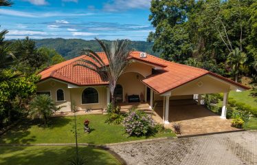 CASA ORQUIDEA – LUXURY HOME WITH OCEAN VIEWS IN GATED COMMUNITY