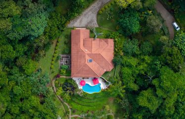 CASA ORQUIDEA – LUXURY HOME WITH OCEAN VIEWS IN GATED COMMUNITY