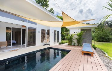 MODERN RESIDENCE WITH COMMERCIAL POTENTIAL STEPS FROM MARINO BALLENA, IN BAHIA BALLENA – 0.31 ACRES